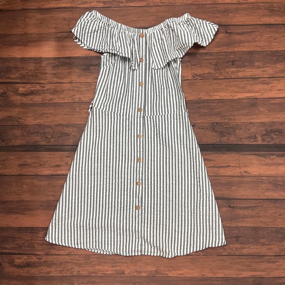 Potter's Pot Dresses & Skirts - Potter's Pot Women's Gray/White Striped Off-the-Shoulder Dress Size Small‎